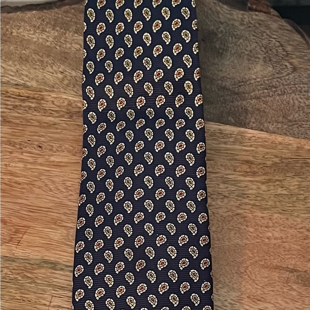 JOS A. BANK MEN’S NAVY BLUE, GREEN & RED 100% SILK NECKTIE/PRE-OWNED/UNCOMMON!!
